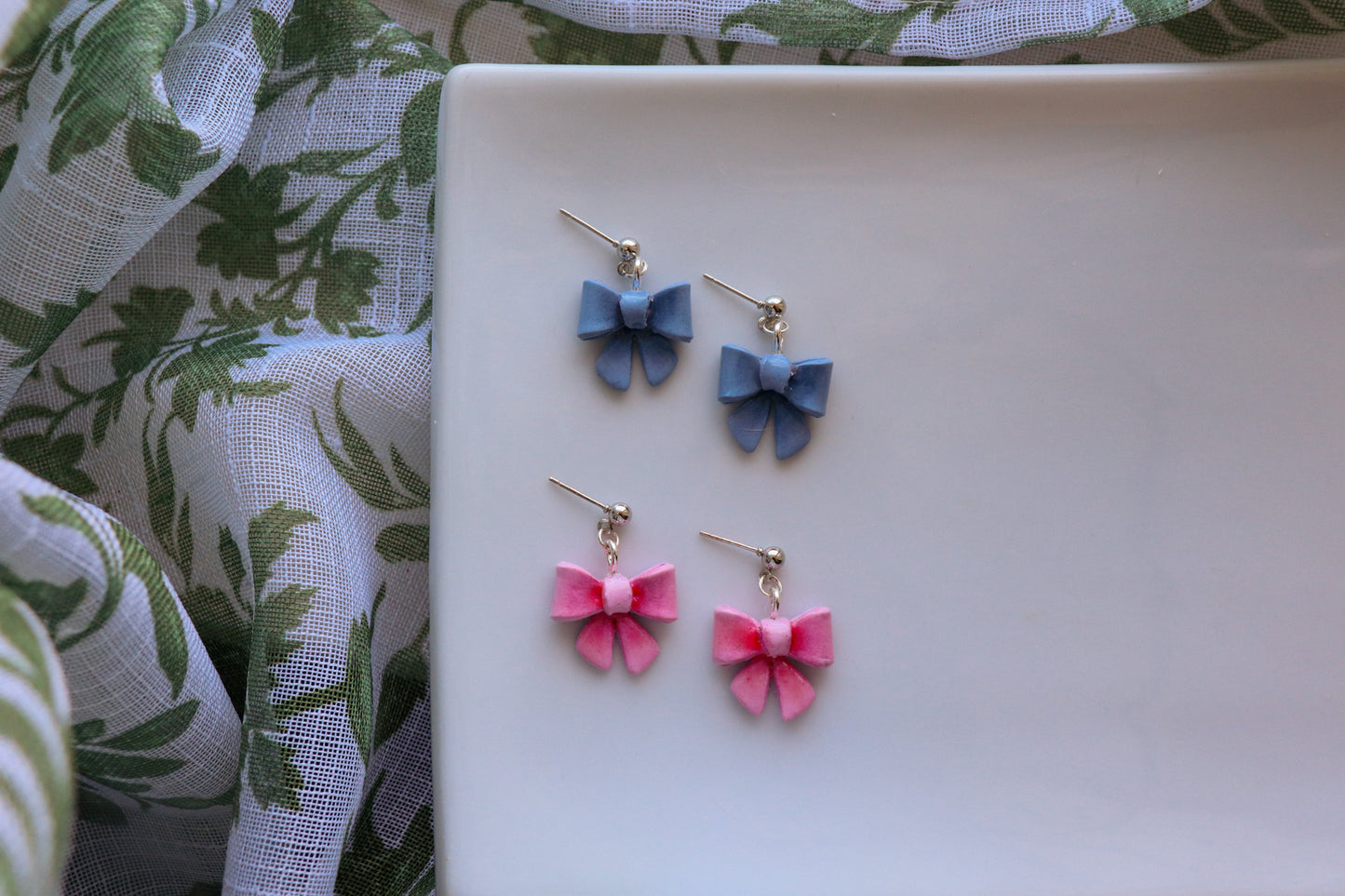Cottage Bows