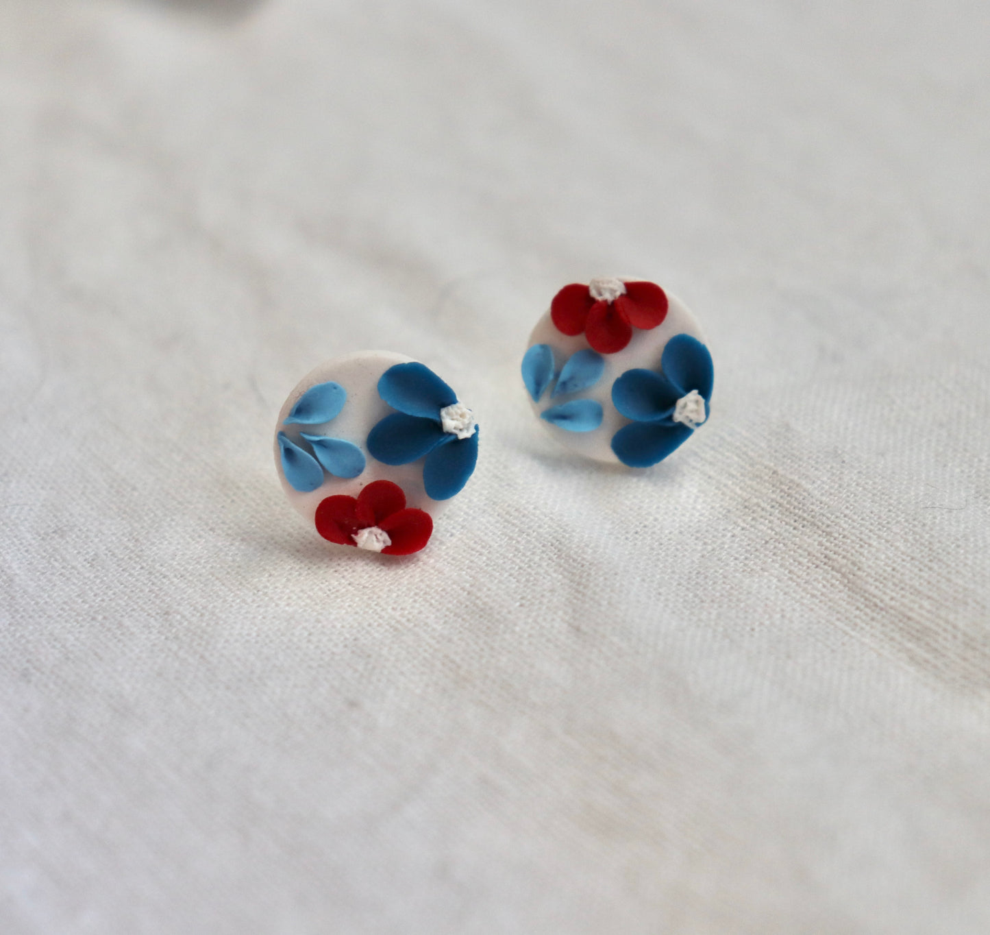 Red, White and Bloom (Studs)